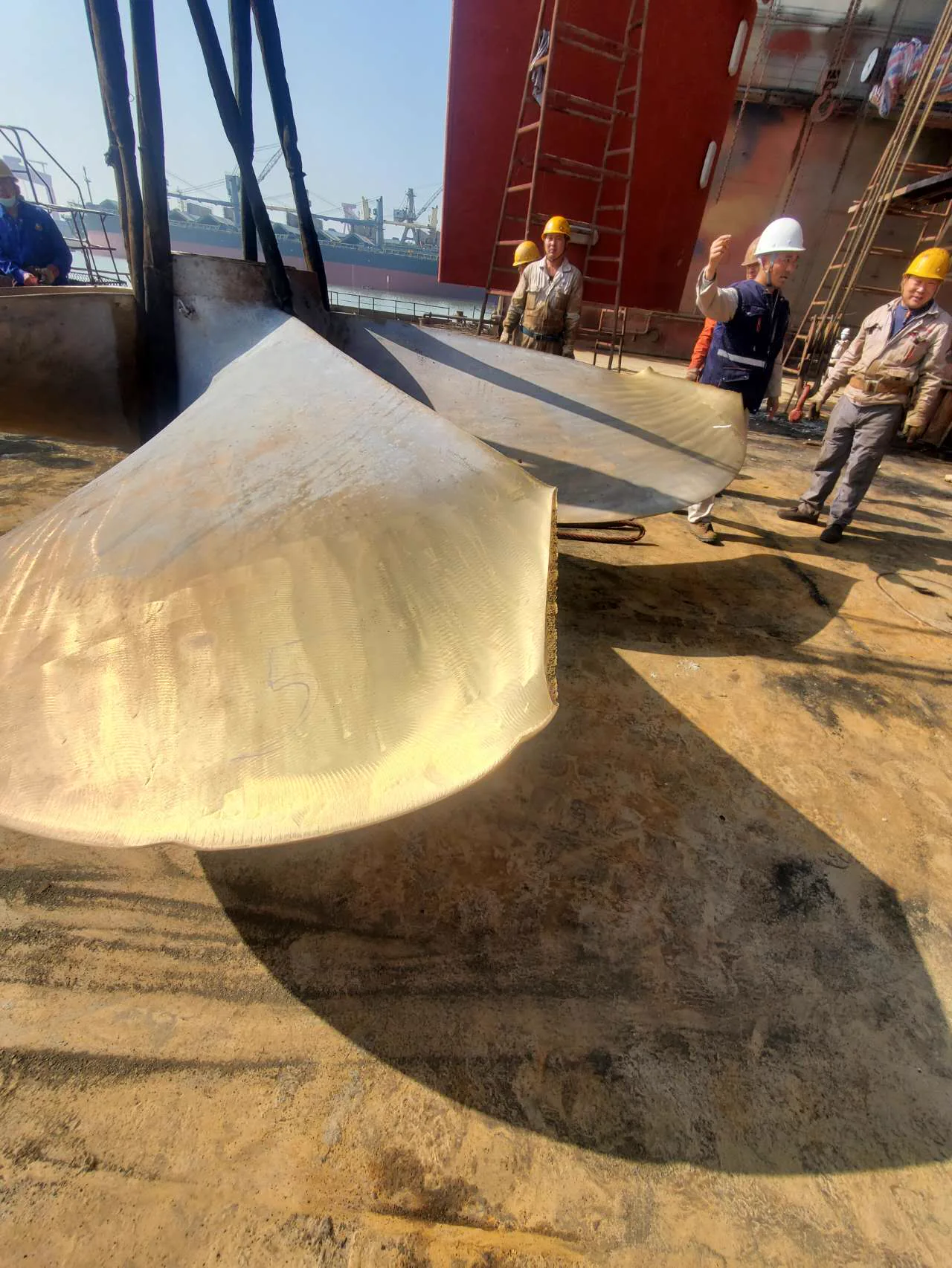 Propeller surface preparation before completion